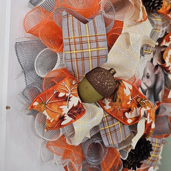 🍁🐿️ Fall Squirrel Welcome Wreath | Woodland Autumn Mesh Door Decor w/ Acorns & - Picture 3 of 6